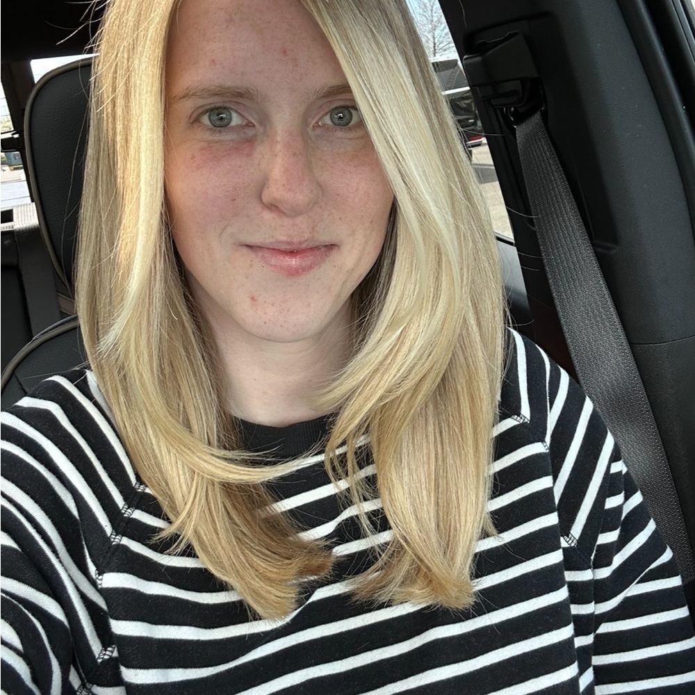 Meet your Posher, Cierra